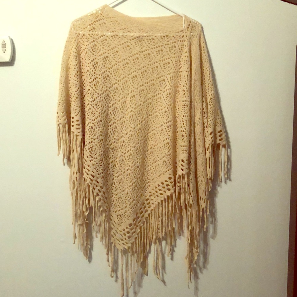 Shawl w tassels